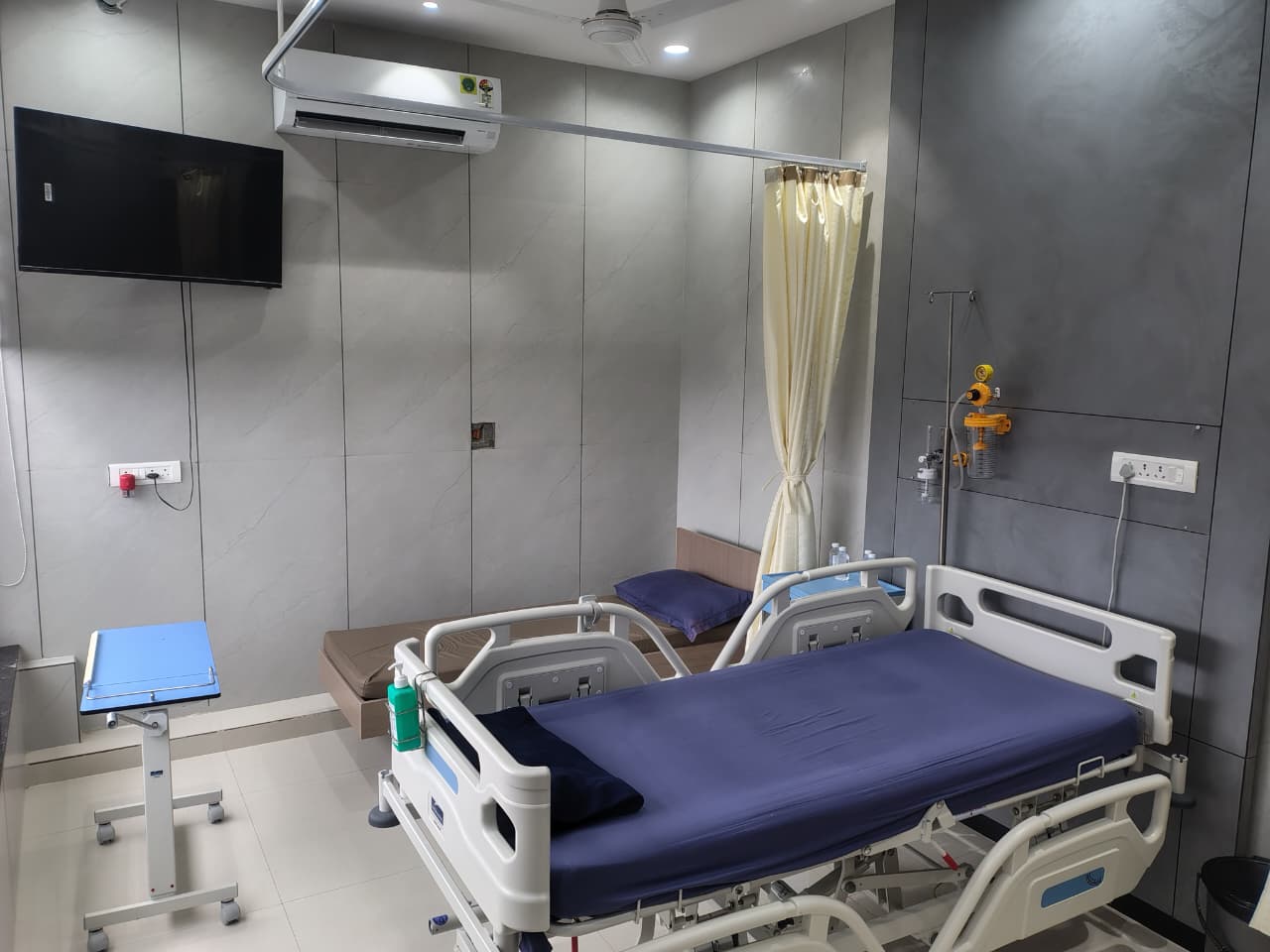 Premium room at IID Hospital