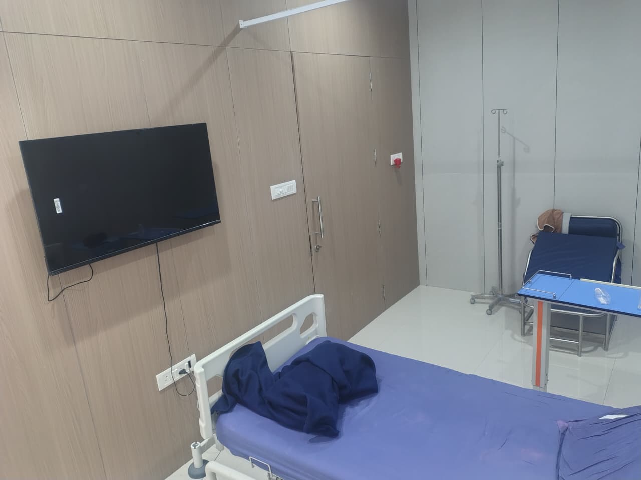 Presidential Suite patient room interior at IID Hospital